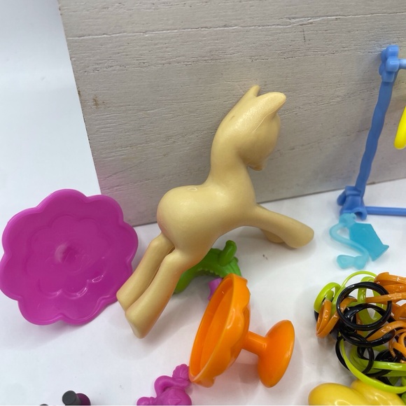My Little Pony Lot Of Various MLP Playset Accessories Furniture - Picture 9 of 9